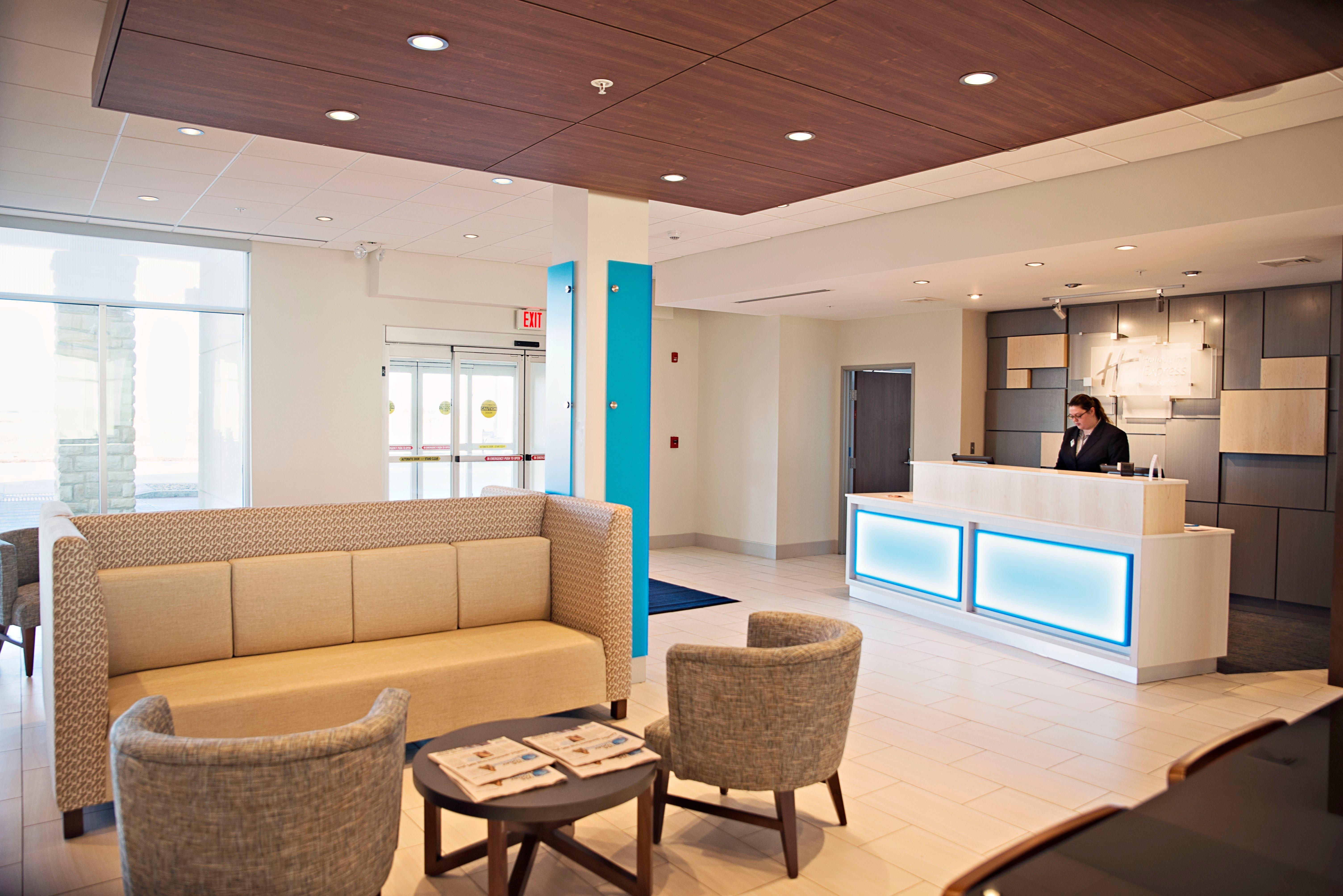Holiday Inn Express & Suites - Rantoul By Ihg Экстерьер фото